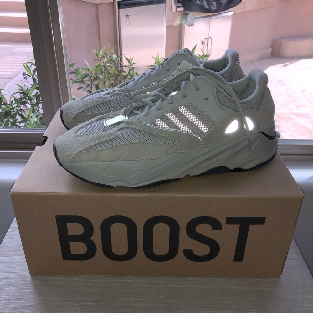 Yeezy Boost 700| SALT